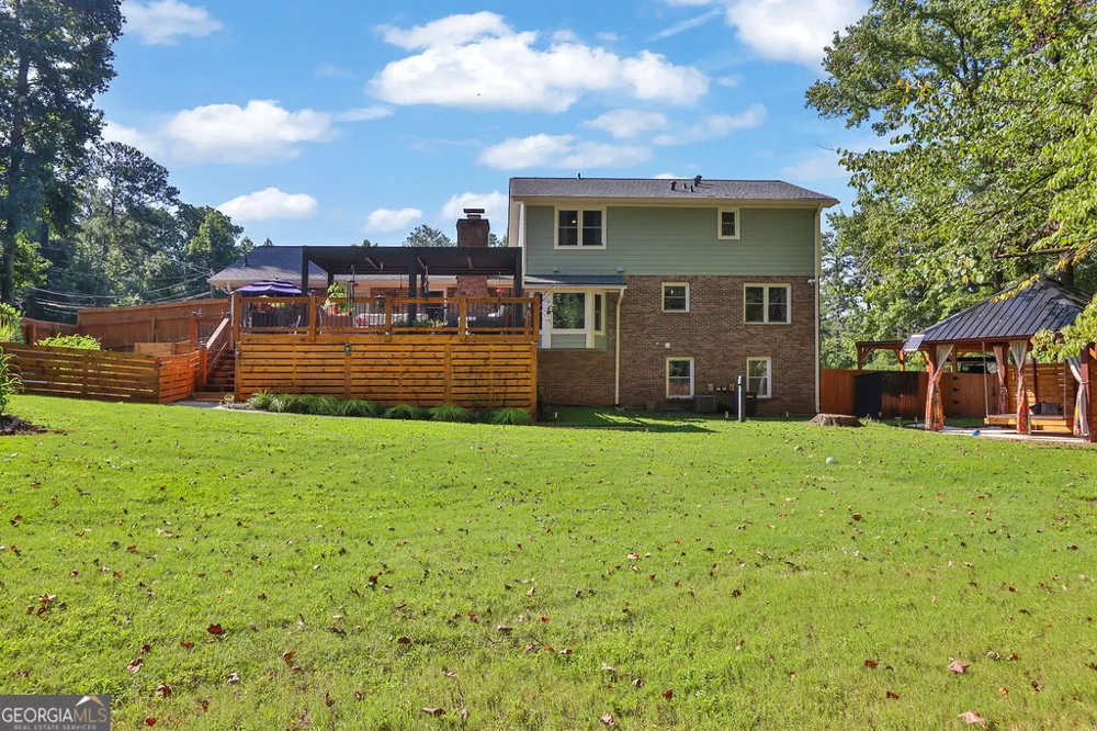 2511 Flagsmoor DR Snellville, GA 30078