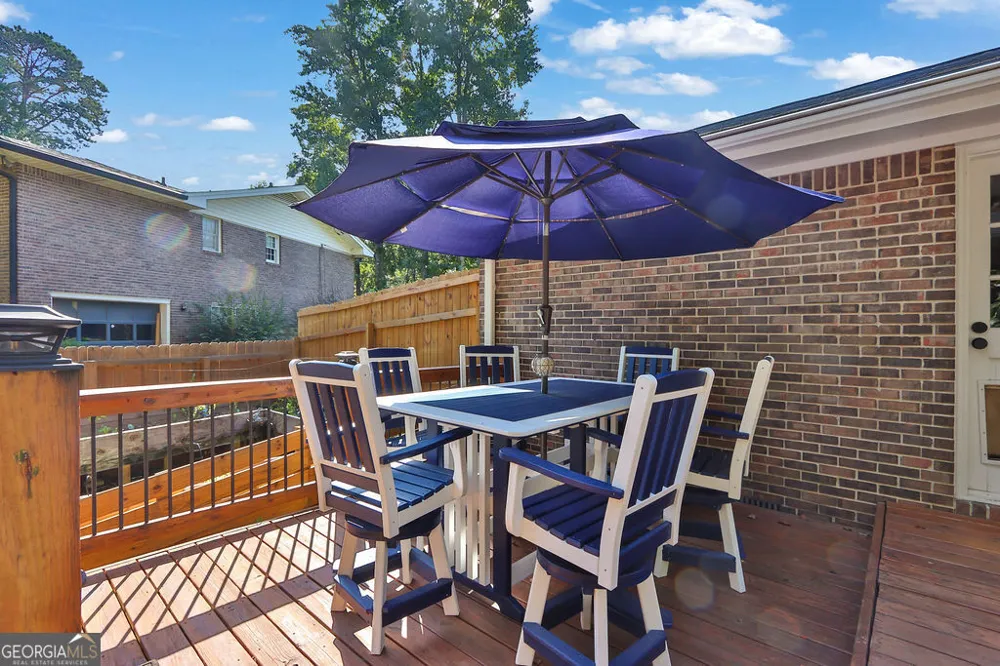 2511 Flagsmoor DR Snellville, GA 30078