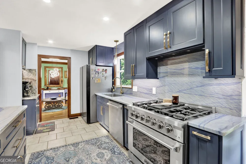 2511 Flagsmoor DR Snellville, GA 30078