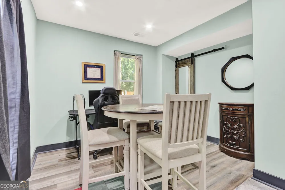 2511 Flagsmoor DR Snellville, GA 30078