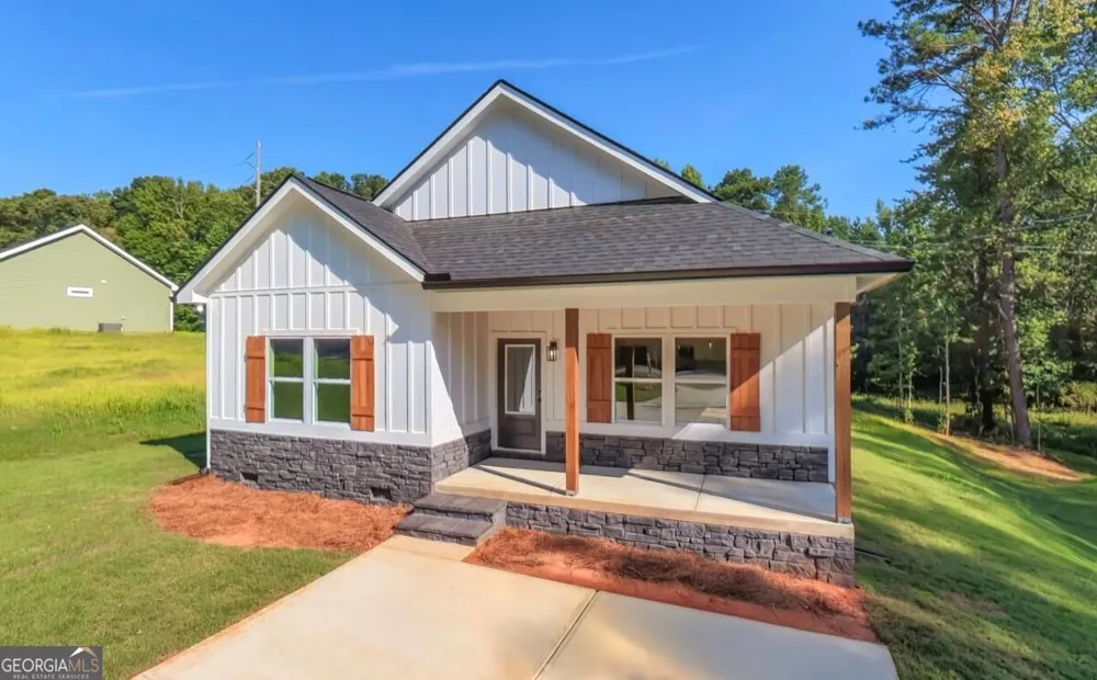1118 Whispering Hills DR Bremen, GA 30110