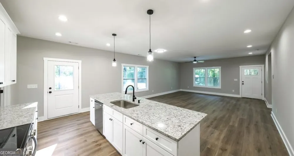 1118 Whispering Hills DR Bremen, GA 30110