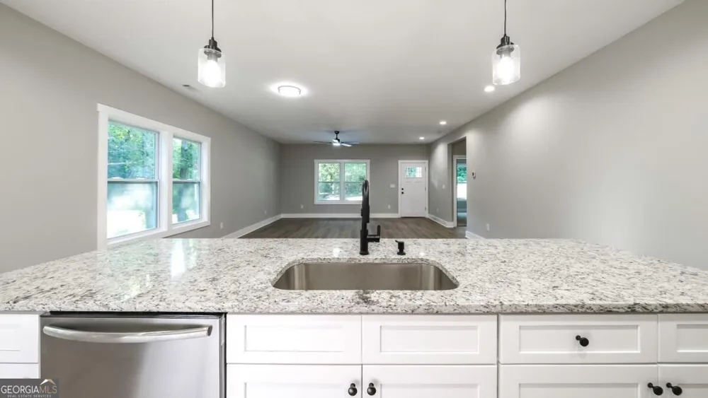 1118 Whispering Hills DR Bremen, GA 30110
