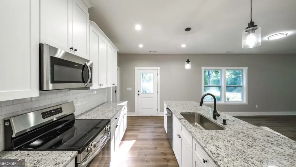 1118 Whispering Hills DR Bremen, GA 30110