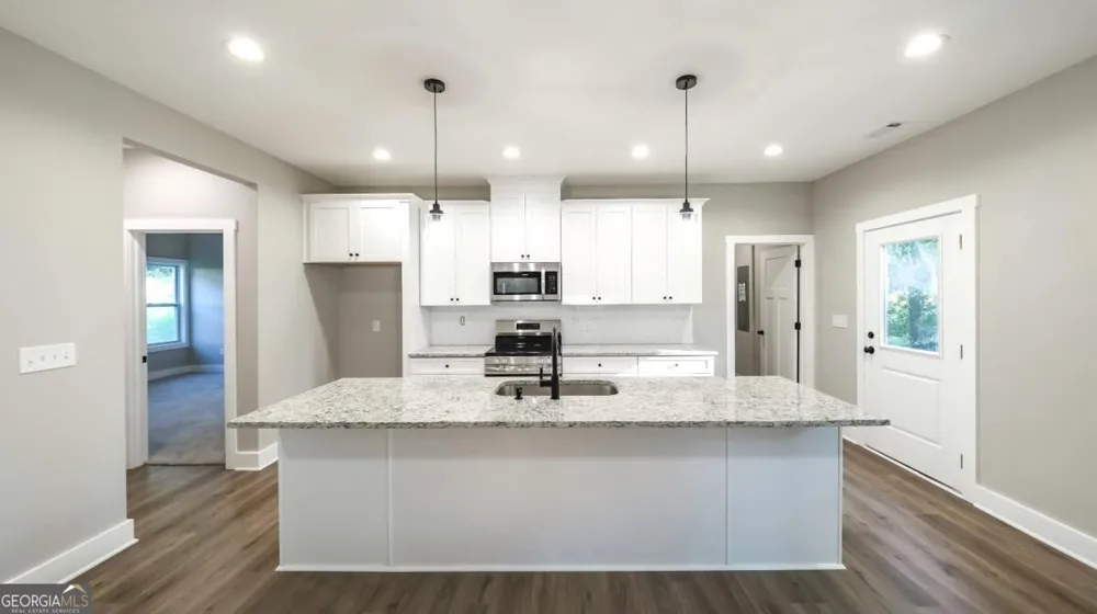 1118 Whispering Hills DR Bremen, GA 30110