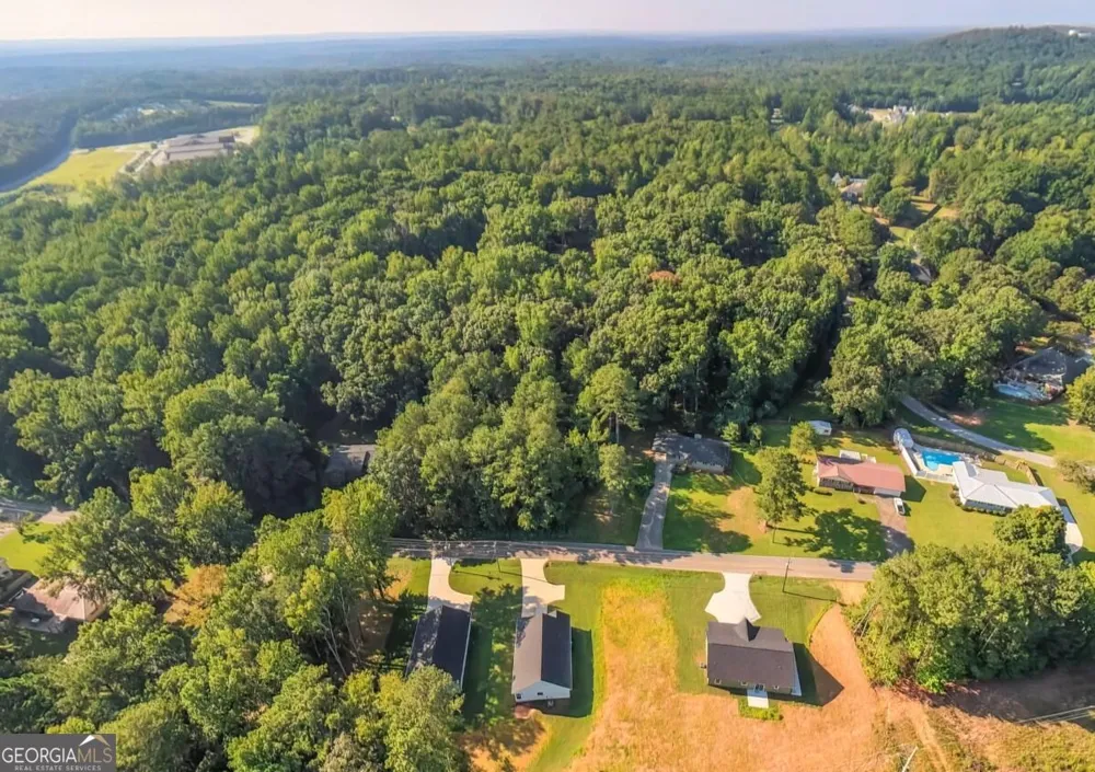 1118 Whispering Hills DR Bremen, GA 30110