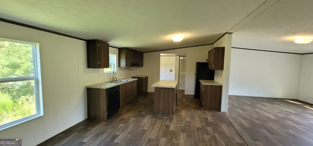 136 Bud Freeman RD Royston, GA 30662