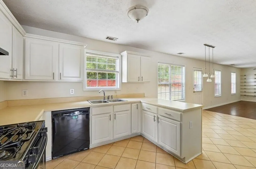 4255 Old House DR Conley, GA 30288