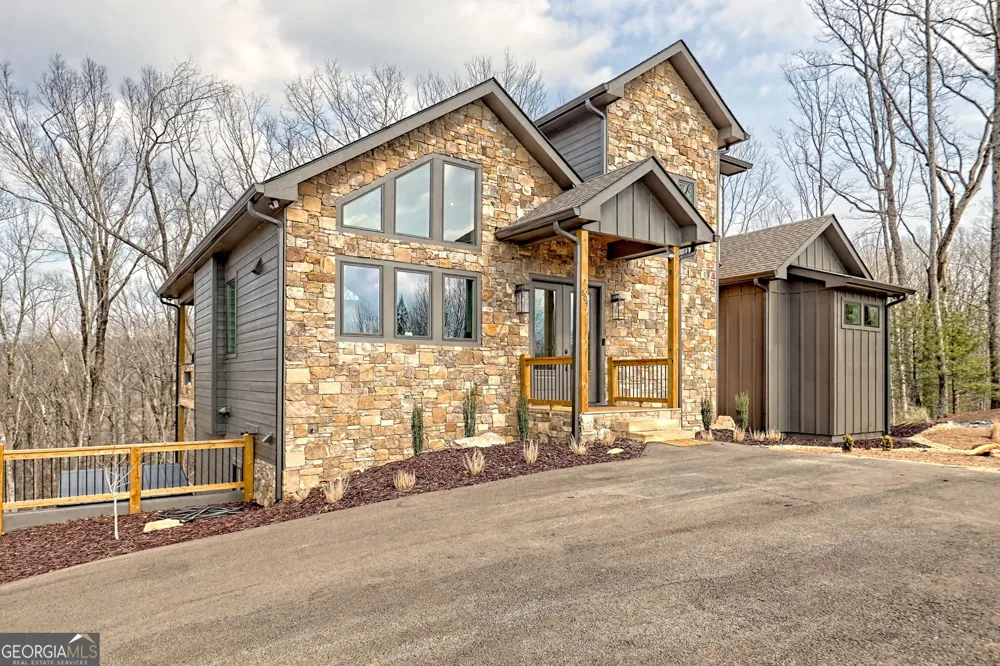 804 Settlers Ridge RD Ellijay, GA 30540