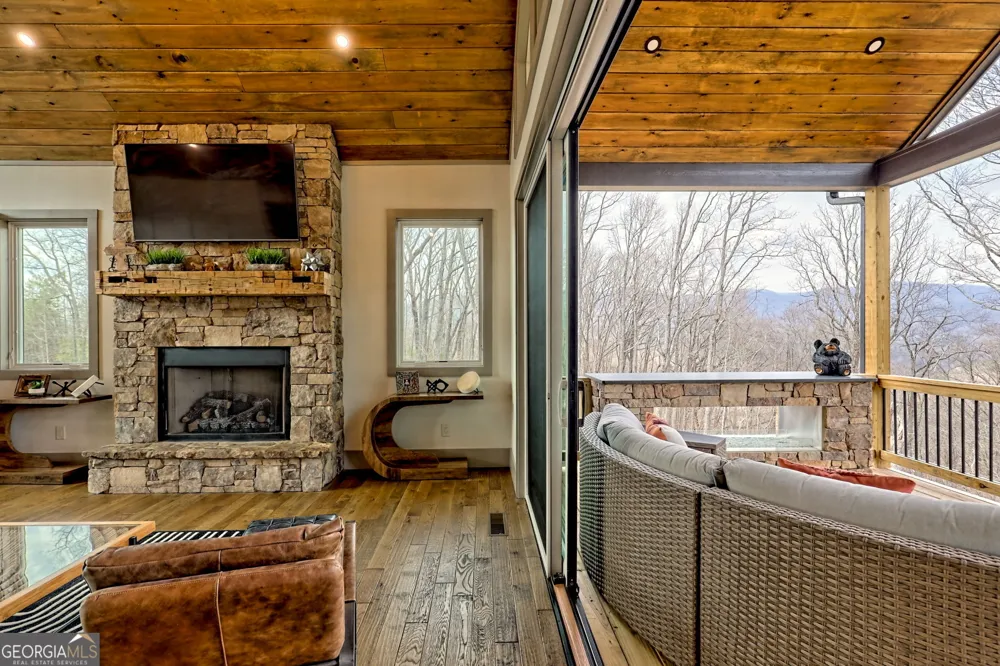 804 Settlers Ridge RD Ellijay, GA 30540