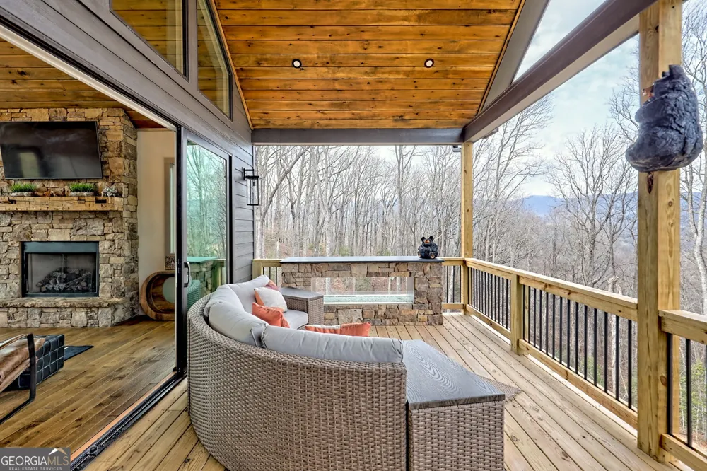 804 Settlers Ridge RD Ellijay, GA 30540