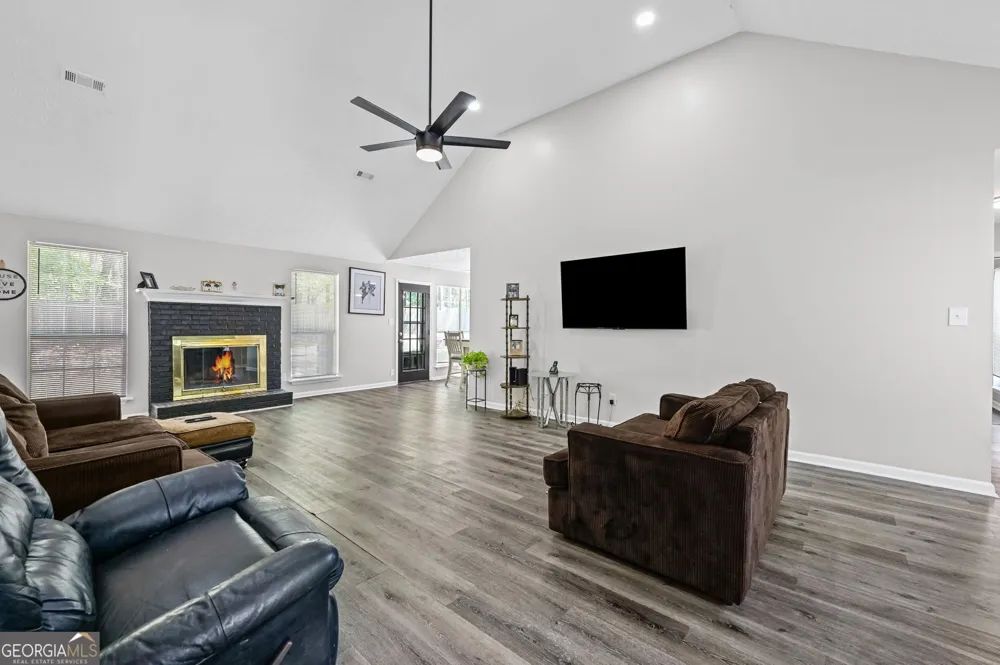 365 Cook DR Ellenwood, GA 30294