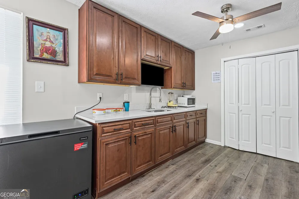 365 Cook DR Ellenwood, GA 30294