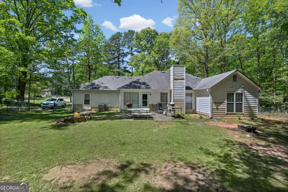 365 Cook DR Ellenwood, GA 30294