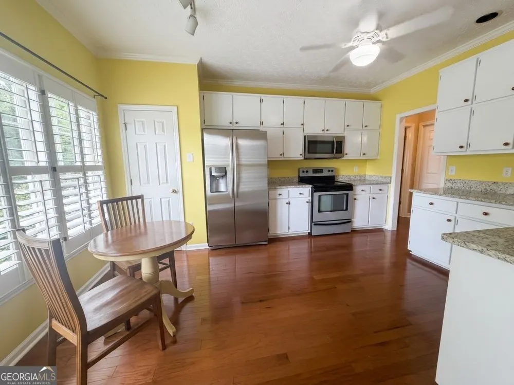 215 Brittany Chase Fayetteville, GA 30214