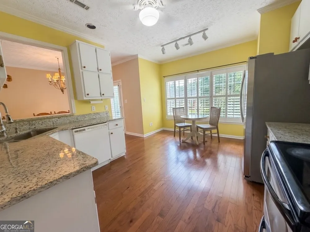 215 Brittany Chase Fayetteville, GA 30214