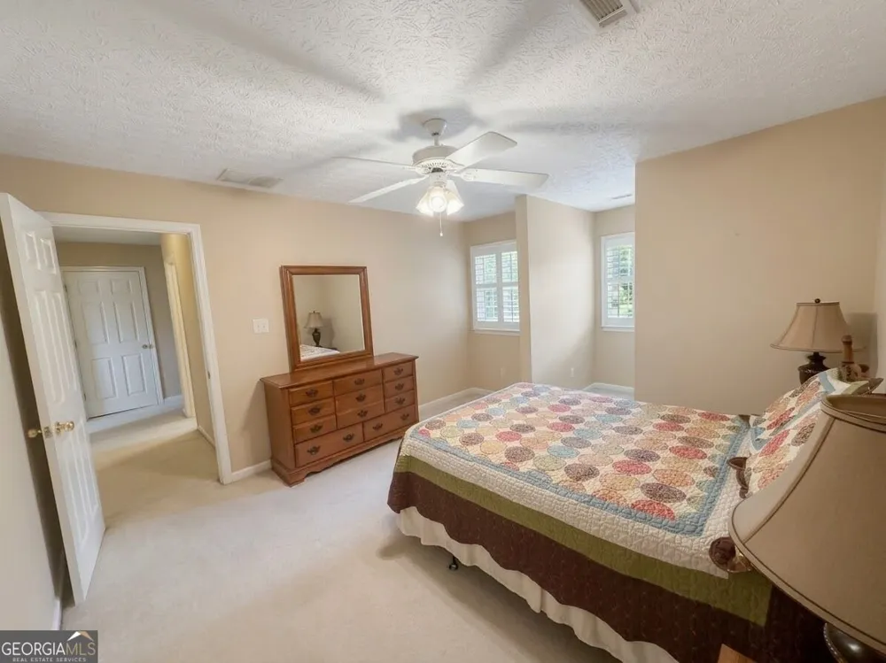 215 Brittany Chase Fayetteville, GA 30214