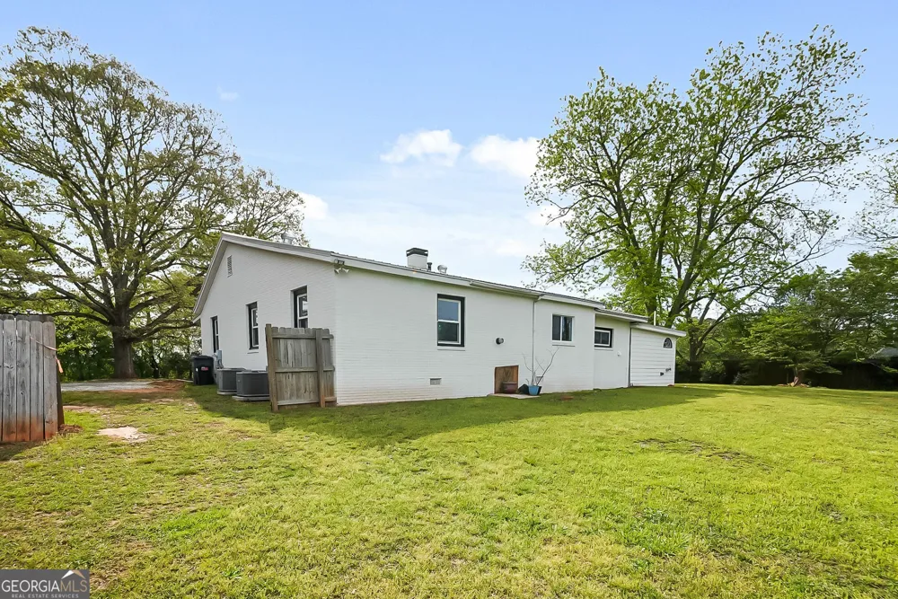 1015 Sid Hunter RD Senoia, GA 30276