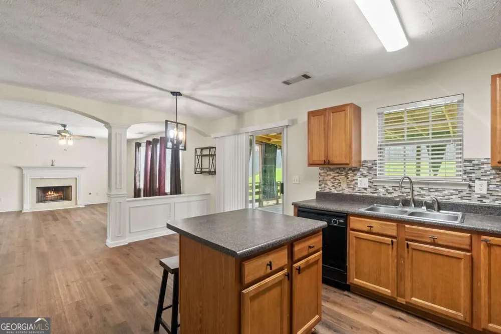 2137 Black Oak LN Ellenwood, GA 30294