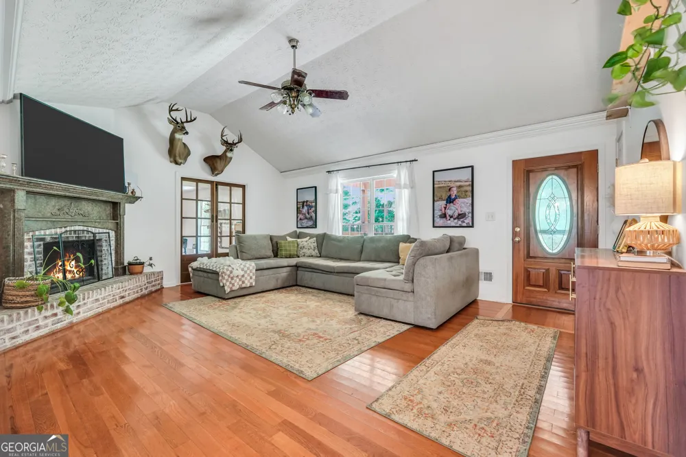 2182 Leguin Mill RD Locust Grove, GA 30248