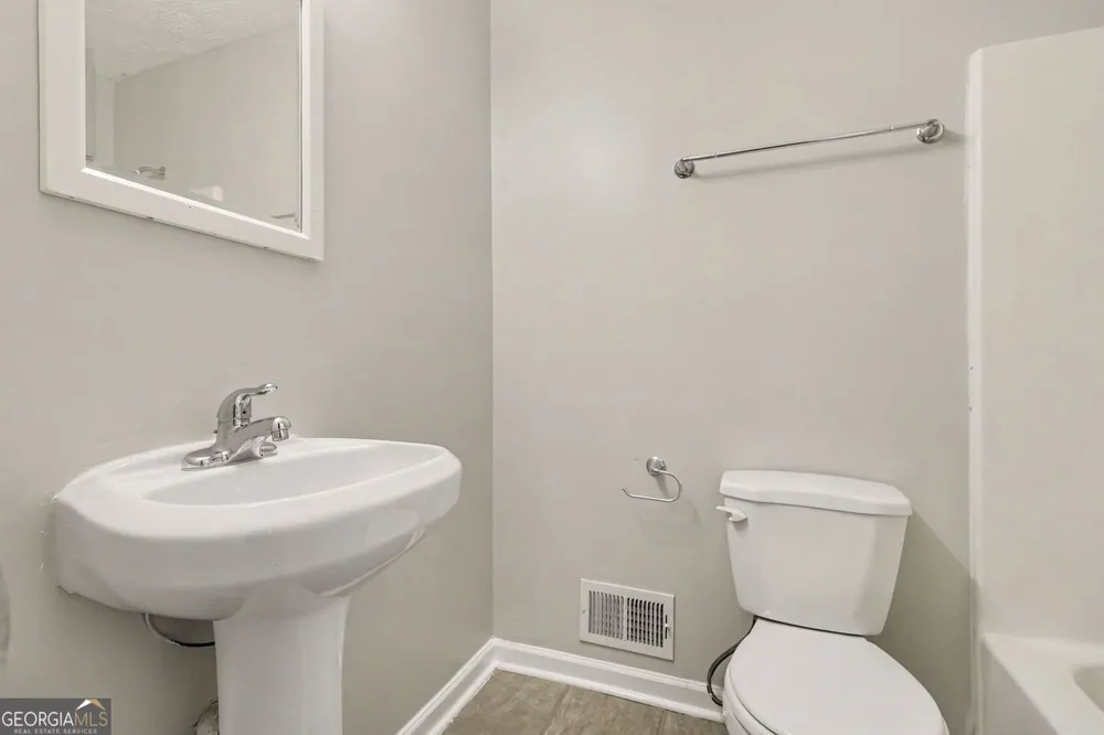 2765 Poplar LN Cumming, GA 30041