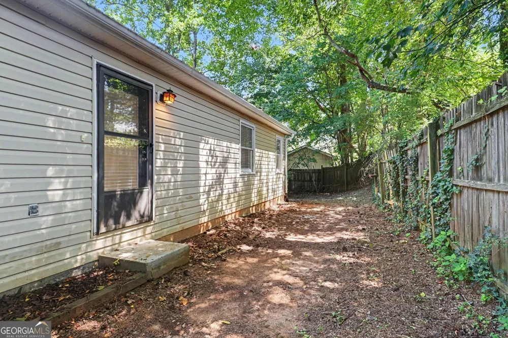 2765 Poplar LN Cumming, GA 30041