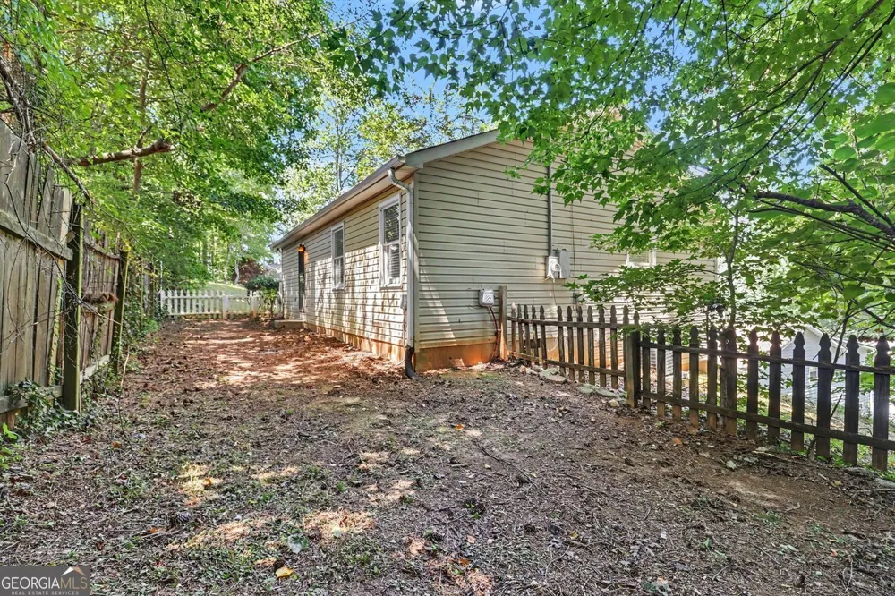 2765 Poplar LN Cumming, GA 30041