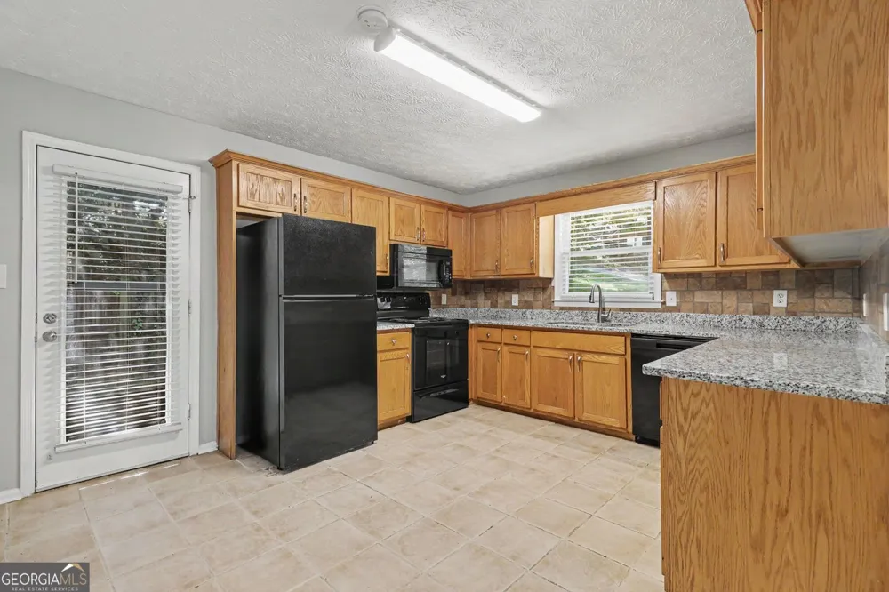 2765 Poplar LN Cumming, GA 30041