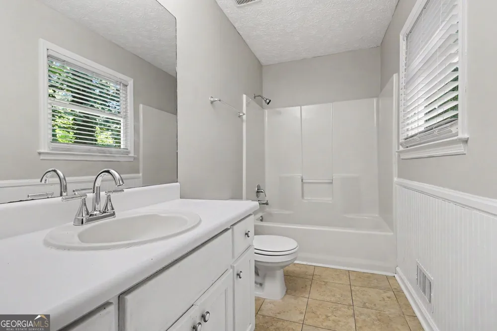 2765 Poplar LN Cumming, GA 30041