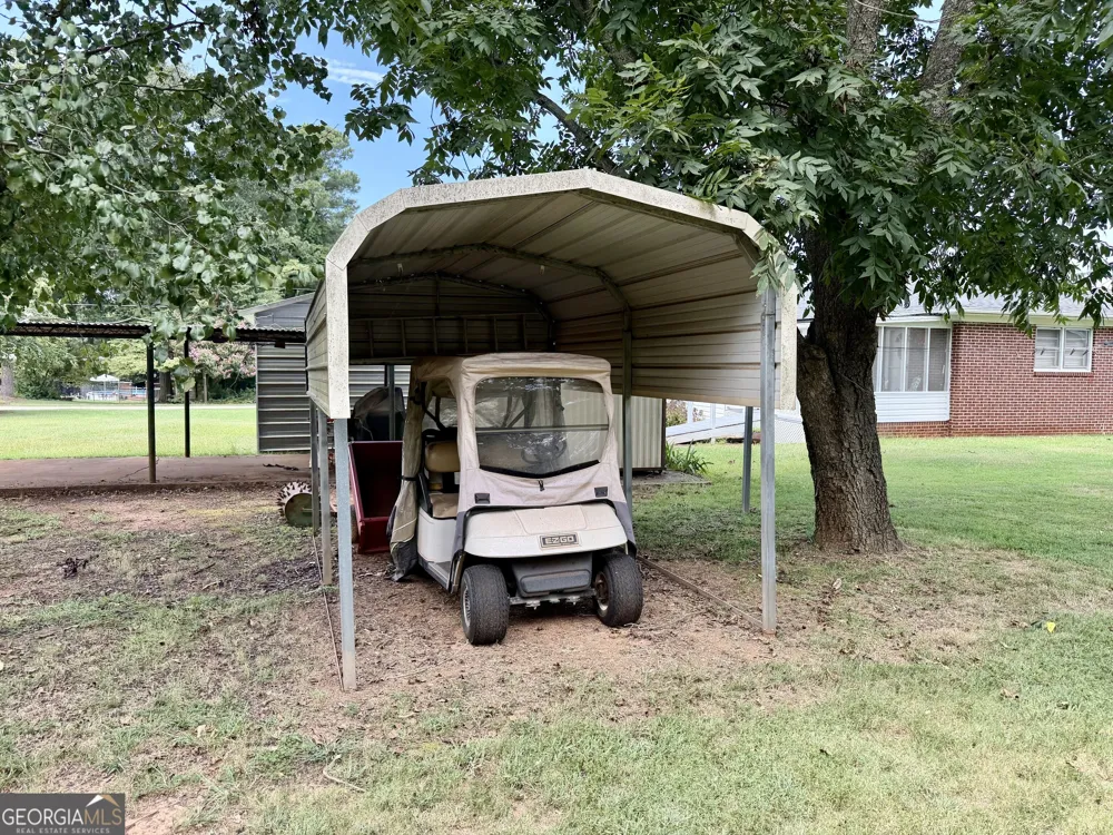 95 Race ST Hartwell, GA 30643