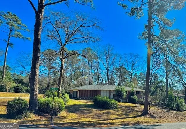 100 Brett AVE Warner Robins, GA 31088