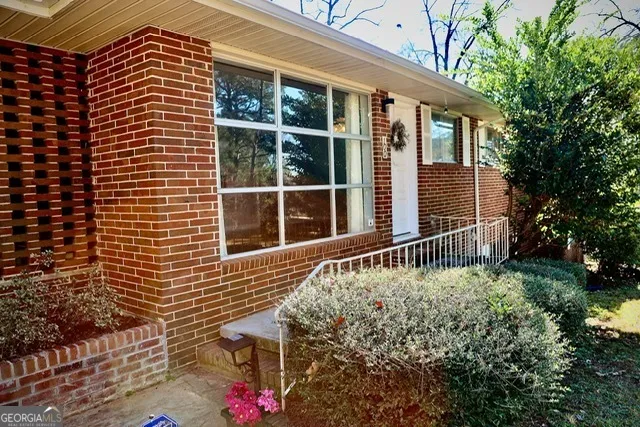 100 Brett AVE Warner Robins, GA 31088