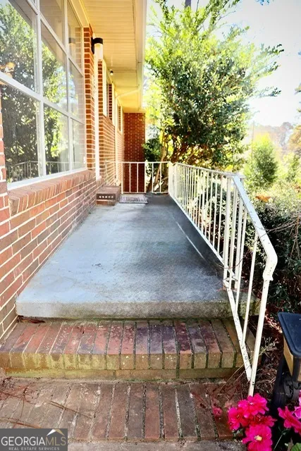 100 Brett AVE Warner Robins, GA 31088