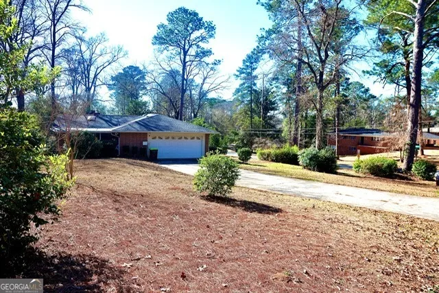 100 Brett AVE Warner Robins, GA 31088