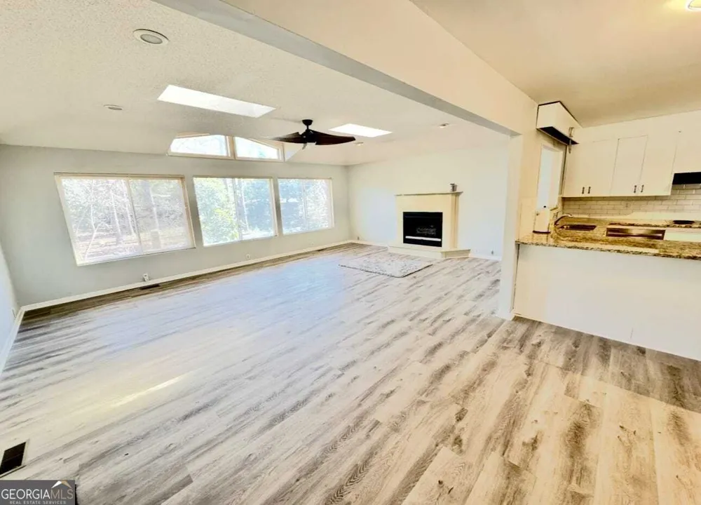 100 Brett AVE Warner Robins, GA 31088