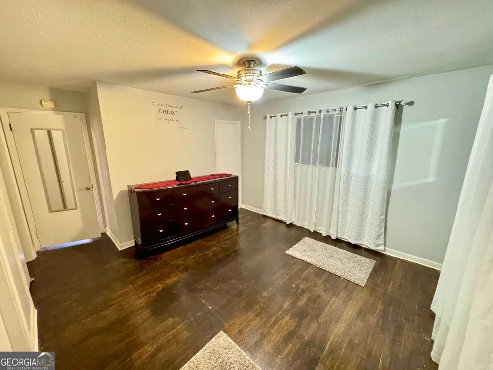 100 Brett AVE Warner Robins, GA 31088
