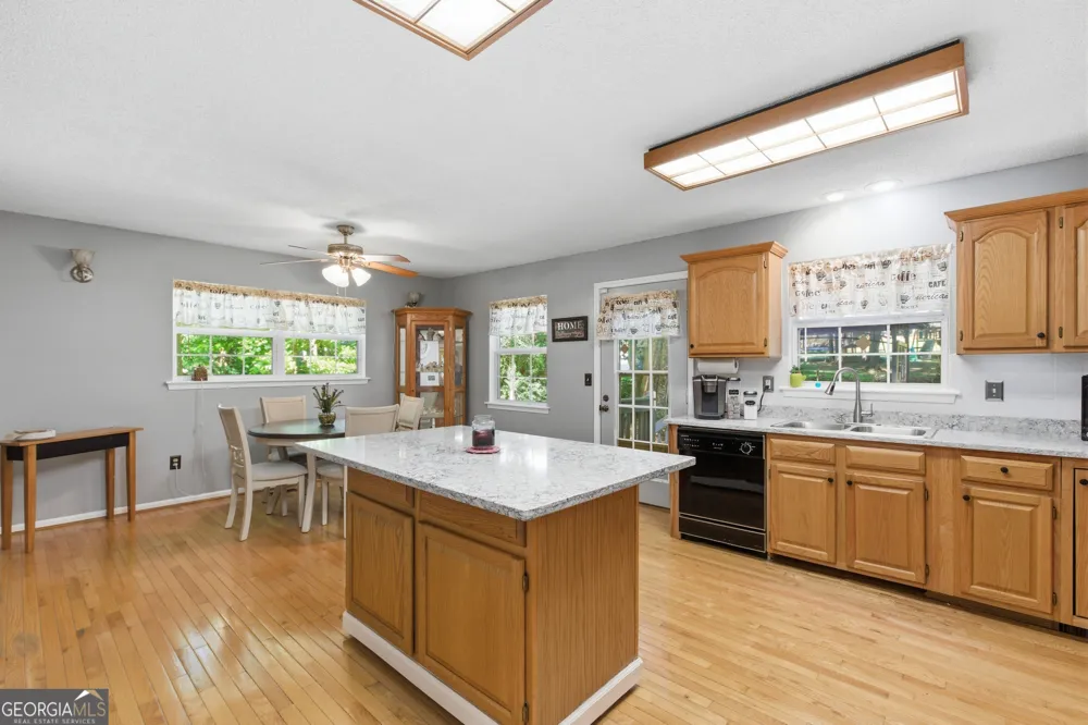 325 Springwood DR Clarkesville, GA 30523