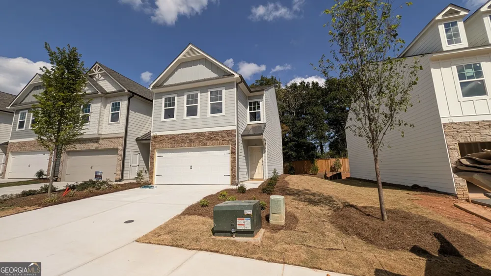 521 Hayes LN Canton, GA 30115