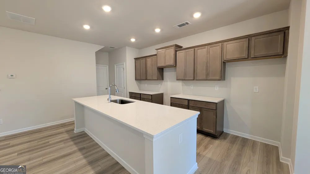 521 Hayes LN Canton, GA 30115
