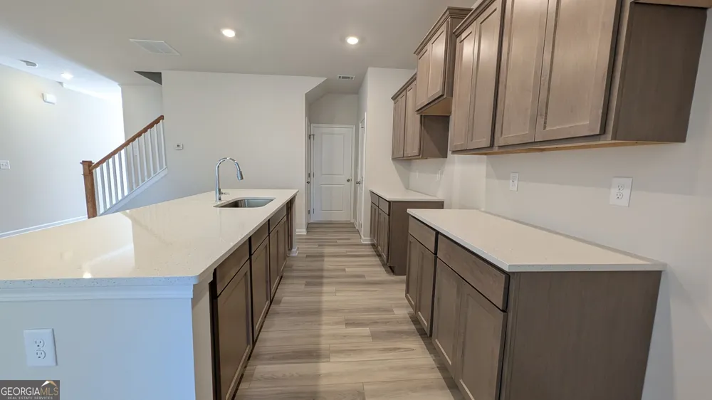 521 Hayes LN Canton, GA 30115
