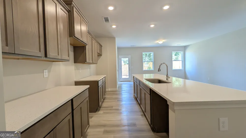 521 Hayes LN Canton, GA 30115