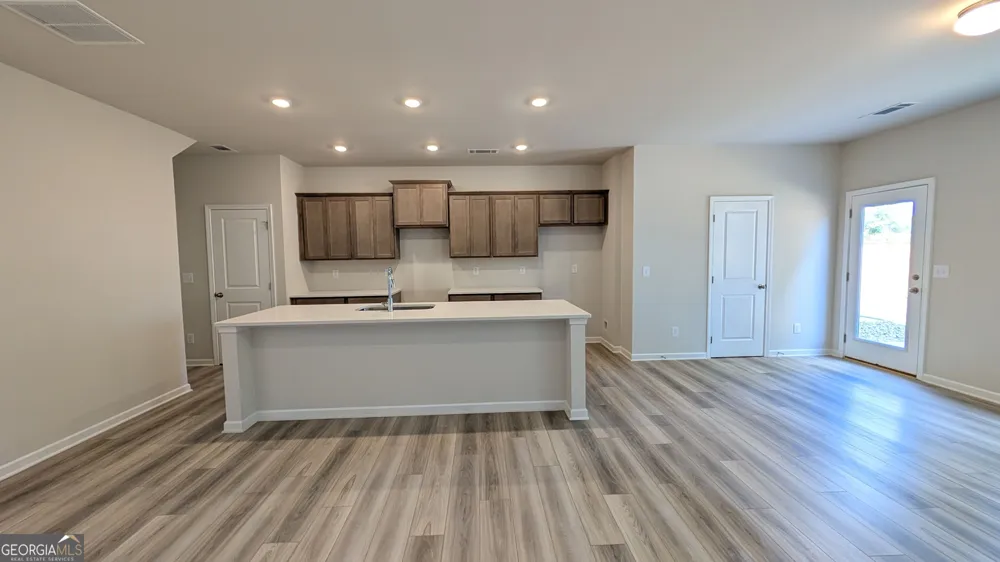 521 Hayes LN Canton, GA 30115