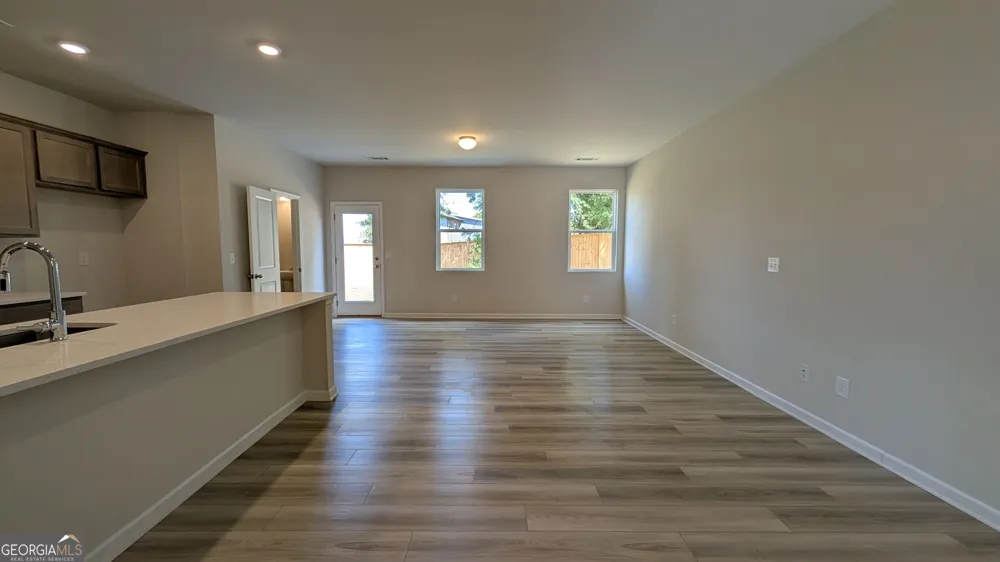 521 Hayes LN Canton, GA 30115