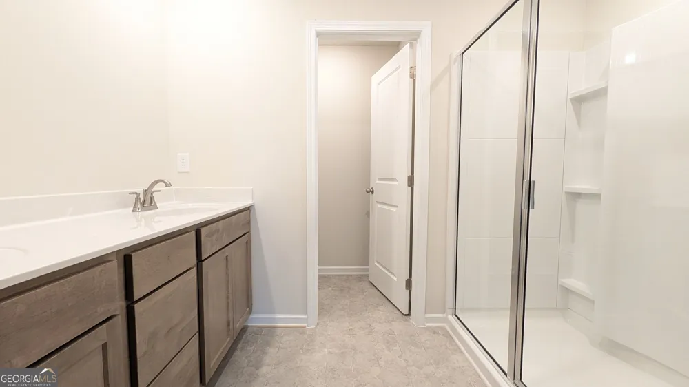 521 Hayes LN Canton, GA 30115