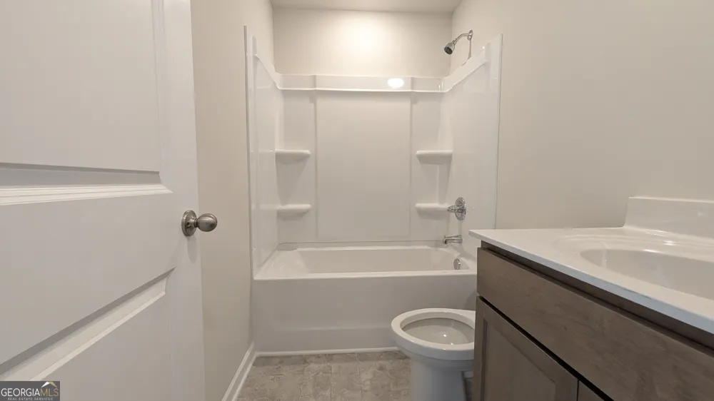 521 Hayes LN Canton, GA 30115