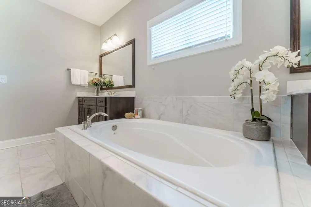 4210 Woodward Walk LN Suwanee, GA 30024