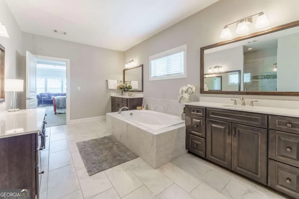 4210 Woodward Walk LN Suwanee, GA 30024