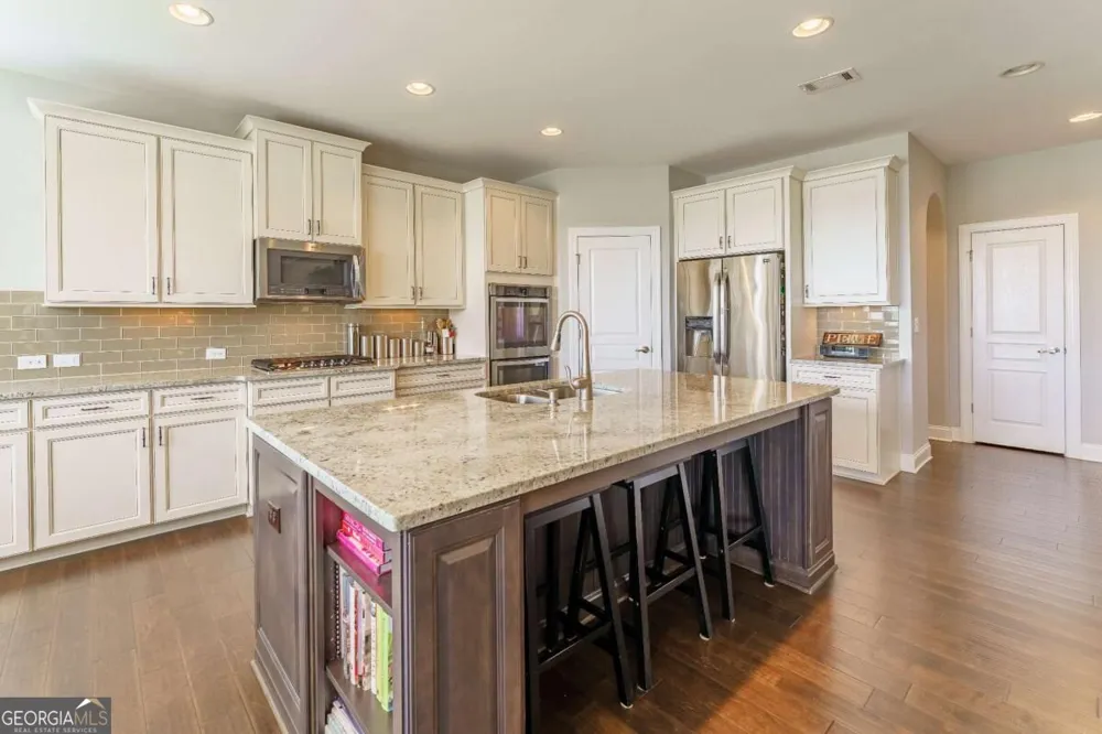 4210 Woodward Walk LN Suwanee, GA 30024