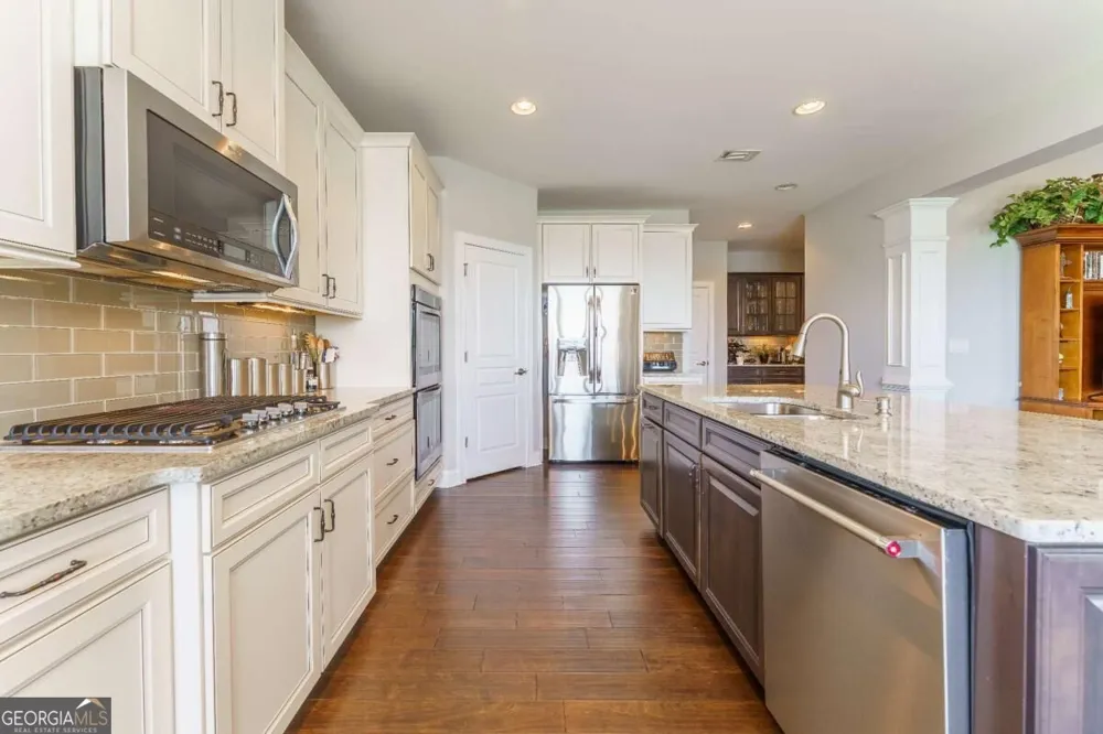 4210 Woodward Walk LN Suwanee, GA 30024