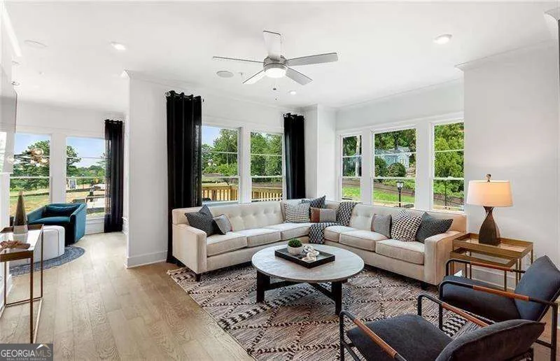 540 Ember LN NW Atlanta, GA 30318
